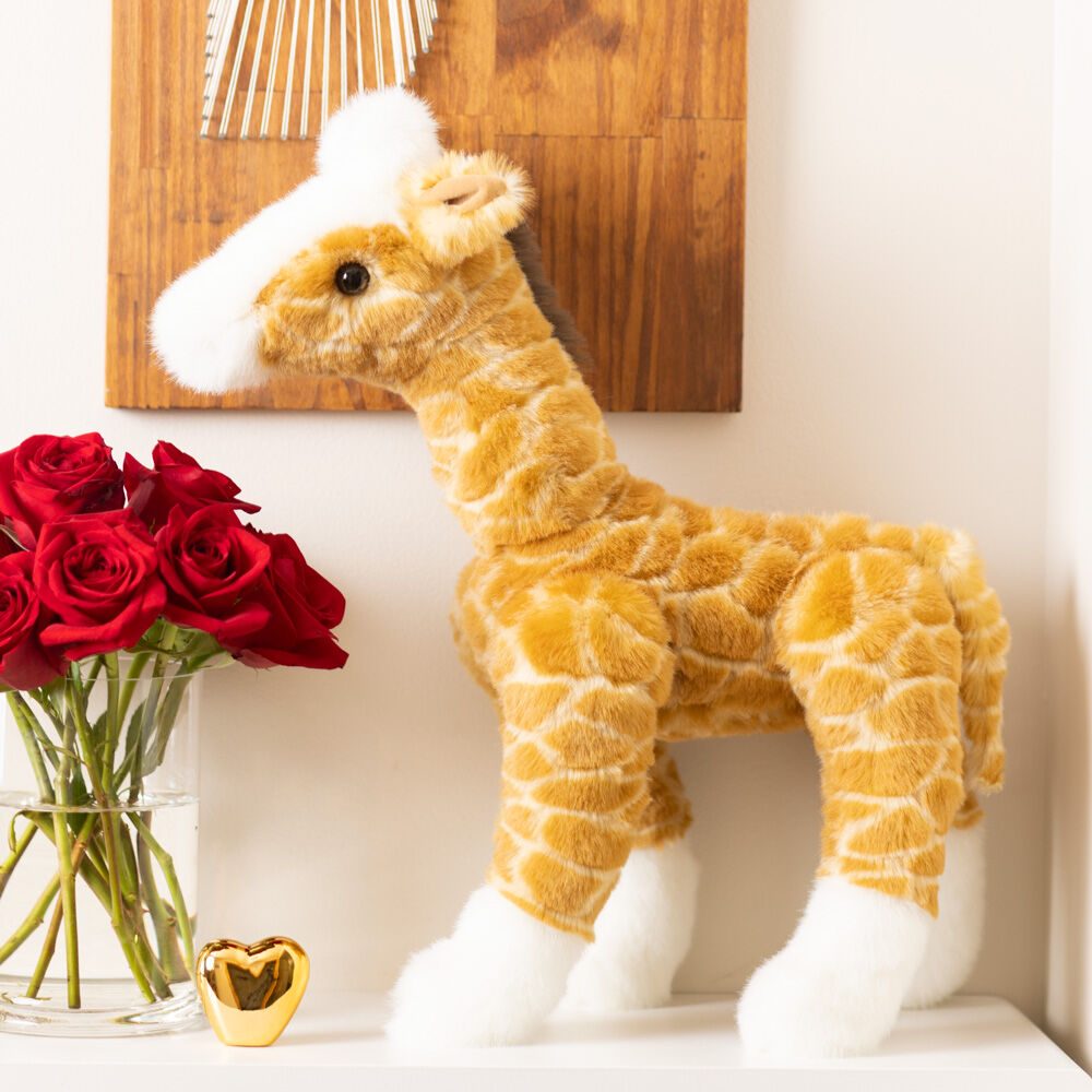 giraffe plush toy